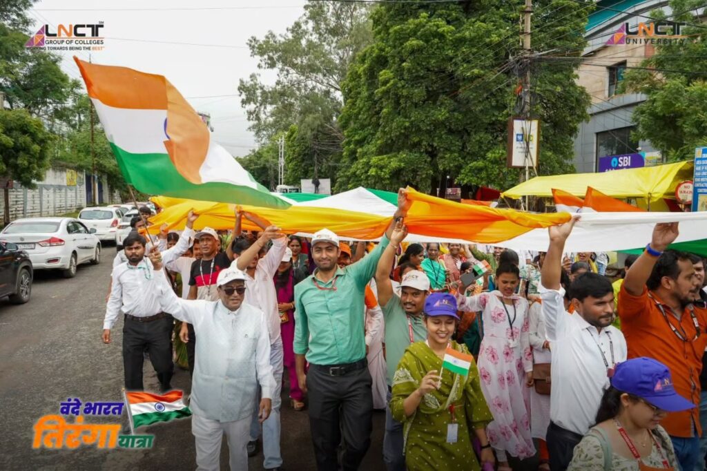 LNCT परिवार ने “वंदे भारत तिरंगा यात्रा” के माध्यम से देशभक्ति की भावना को जन-जन तक पहुँचाया LNCT परिवार ने “वंदे भारत तिरंगा यात्रा” के माध्यम से देशभक्ति की भावना को जन-जन तक पहुँचाया 7