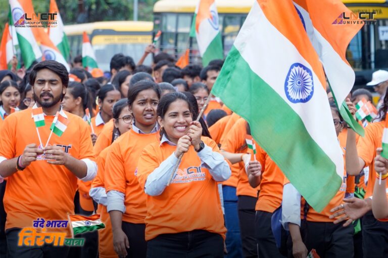 एलएनसीटी ग्रुप की भव्य ‘वंदे भारत तिरंगा यात्रा’ में 7,000+ छात्र-छात्राओं, शिक्षकों एवं कर्मचारियों ने उत्साह के साथ सहभागिता की 42